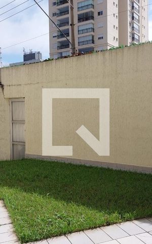 Casa à venda com 200m², 3 quartos e 4 vagas Casa à venda com 200m², 3 quartos e 4 vagasQuintal