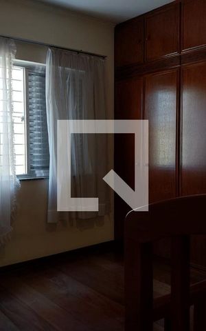 Casa à venda com 200m², 3 quartos e 4 vagas Casa à venda com 200m², 3 quartos e 4 vagasSuíte