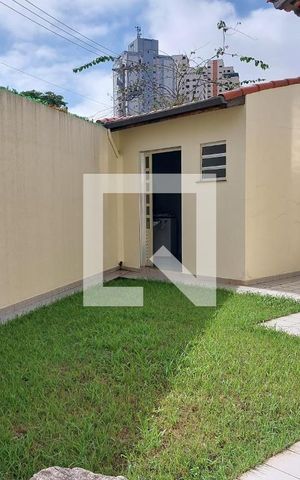 Casa à venda com 200m², 3 quartos e 4 vagas Casa à venda com 200m², 3 quartos e 4 vagasQuintal