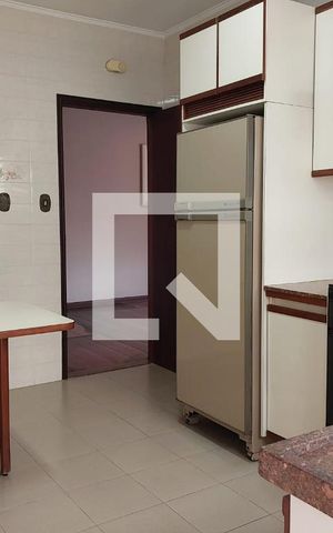 Casa à venda com 200m², 3 quartos e 4 vagas Casa à venda com 200m², 3 quartos e 4 vagasCozinha