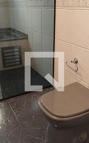 Casa à venda com 200m², 3 quartos e 4 vagas Casa à venda com 200m², 3 quartos e 4 vagasBanheiro da Suíte