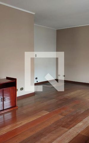 Casa à venda com 200m², 3 quartos e 4 vagas Casa à venda com 200m², 3 quartos e 4 vagasSala