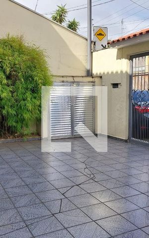 Casa à venda com 200m², 3 quartos e 4 vagas Casa à venda com 200m², 3 quartos e 4 vagasGaragem