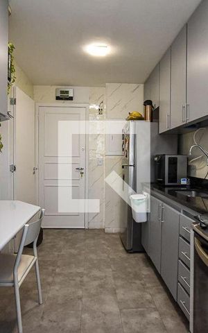 Apartamento à venda com 180m², 3 quartos e 2 vagas Apartamento à venda com 180m², 3 quartos e 2 vagasCozinha