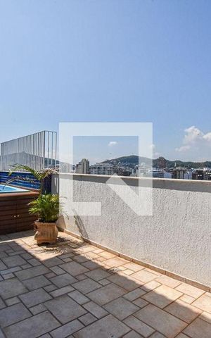 Apartamento à venda com 180m², 3 quartos e 2 vagas Apartamento à venda com 180m², 3 quartos e 2 vagasTerraço