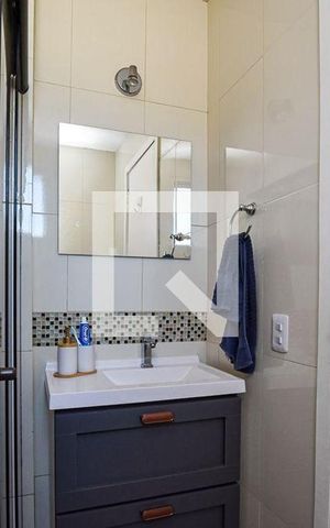 Apartamento à venda com 180m², 3 quartos e 2 vagas Apartamento à venda com 180m², 3 quartos e 2 vagasBanheiro da Suíte 1