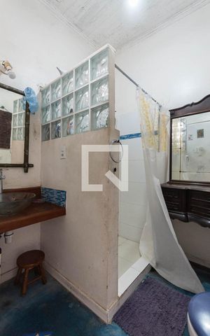 Casa à venda com 119m², 4 quartos e 1 vagaBanheiro