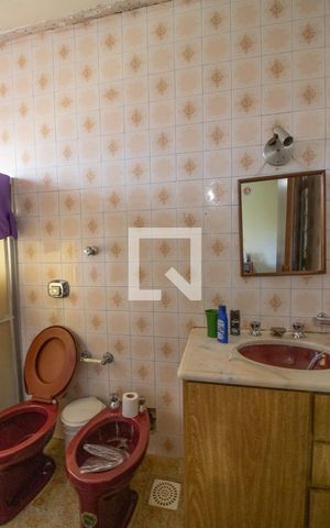 Casa à venda com 310m², 3 quartos e 4 vagasBanheiro da Suíte 3
