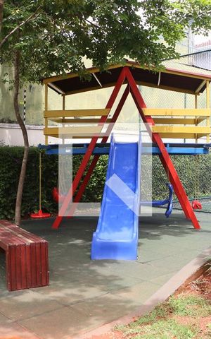 Apartamento para alugar com 102m², 3 quartos e 2 vagasÁrea comum - Playground