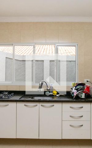 Casa à venda com 250m², 3 quartos e 3 vagas Casa à venda com 250m², 3 quartos e 3 vagasCozinha