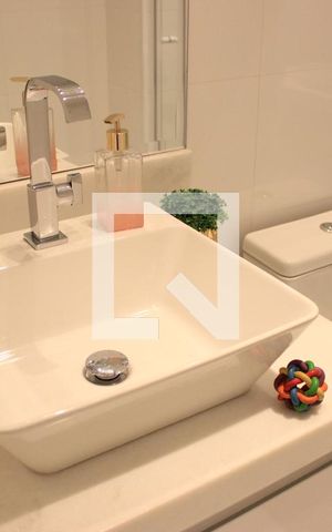Apartamento para alugar com 75m², 2 quartos e 2 vagasBanheiro 1