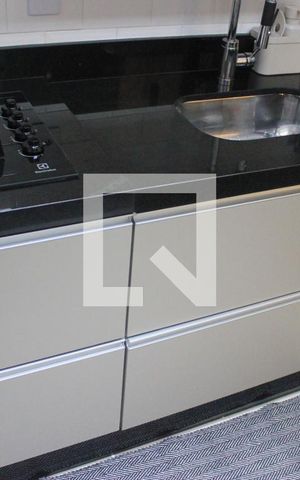 Apartamento para alugar com 75m², 2 quartos e 2 vagasCozinha