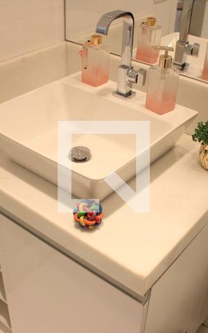 Apartamento para alugar com 75m², 2 quartos e 2 vagasBanheiro 1