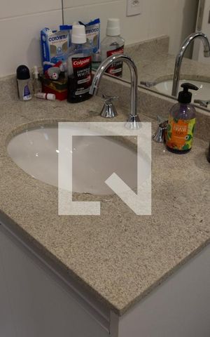 Apartamento à venda com 63m², 2 quartos e 1 vaga Apartamento à venda com 63m², 2 quartos e 1 vagaBanheiro da Suíte