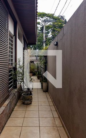 Casa à venda com 280m², 2 quartos e 5 vagas Casa à venda com 280m², 2 quartos e 5 vagasQuintal