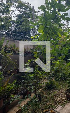 Casa à venda com 280m², 2 quartos e 5 vagas Casa à venda com 280m², 2 quartos e 5 vagasQuintal