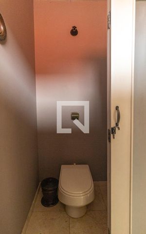 Casa à venda com 280m², 2 quartos e 5 vagas Casa à venda com 280m², 2 quartos e 5 vagasLavabo