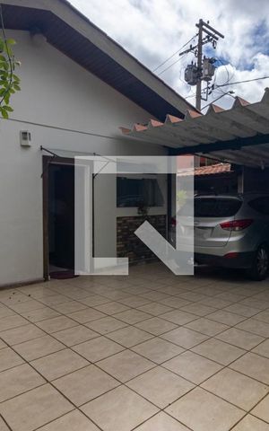 Casa à venda com 280m², 2 quartos e 5 vagas Casa à venda com 280m², 2 quartos e 5 vagasGaragem