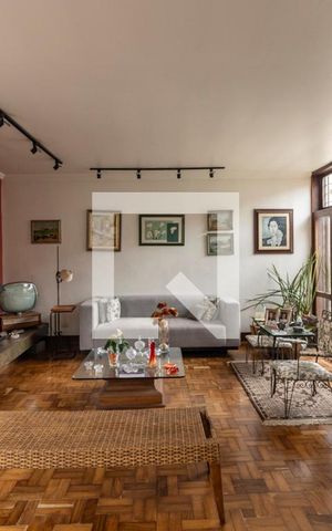 Casa à venda com 280m², 2 quartos e 5 vagas Casa à venda com 280m², 2 quartos e 5 vagasSala