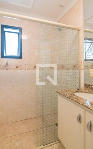 Apartamento à venda com 211m², 4 quartos e 3 vagas Apartamento à venda com 211m², 4 quartos e 3 vagasBanheiro da Suite 2