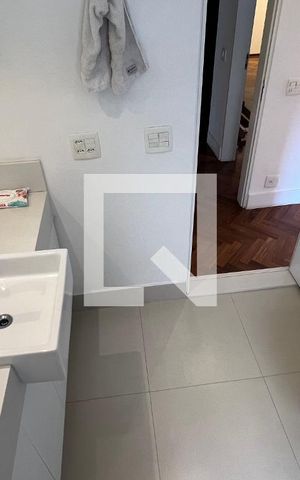 Apartamento à venda com 204m², 3 quartos e 1 vaga Apartamento à venda com 204m², 3 quartos e 1 vagaBanheiro da Suíte 2
