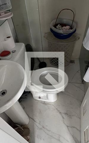 Apartamento à venda com 204m², 3 quartos e 1 vaga Apartamento à venda com 204m², 3 quartos e 1 vagaBanheiro de serviço