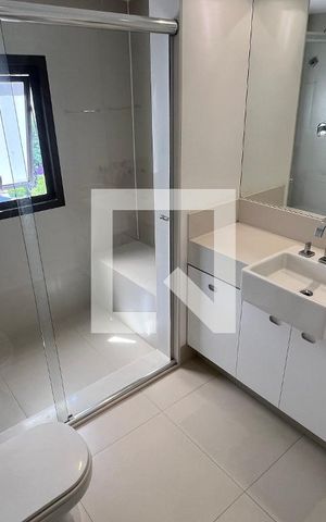 Apartamento à venda com 204m², 3 quartos e 1 vaga Apartamento à venda com 204m², 3 quartos e 1 vagaBanheiro da Suíte 2