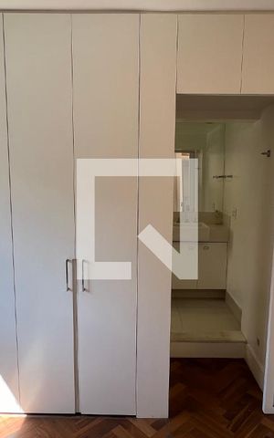 Apartamento à venda com 204m², 3 quartos e 1 vaga Apartamento à venda com 204m², 3 quartos e 1 vagaSuite 1
