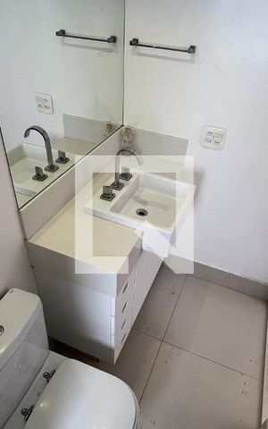 Apartamento à venda com 204m², 3 quartos e 1 vaga Apartamento à venda com 204m², 3 quartos e 1 vagaBanheiro da Suíte 1