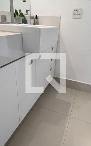Apartamento à venda com 204m², 3 quartos e 1 vaga Apartamento à venda com 204m², 3 quartos e 1 vagaBanheiro da Suíte 2