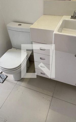 Apartamento à venda com 204m², 3 quartos e 1 vaga Apartamento à venda com 204m², 3 quartos e 1 vagaBanheiro da Suíte 1