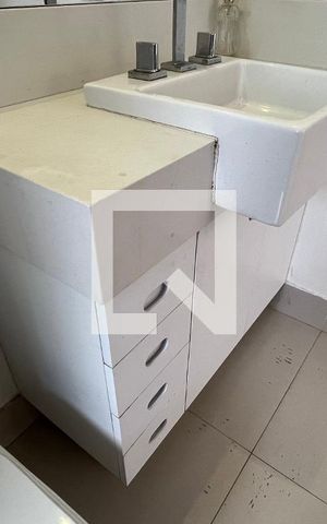 Apartamento à venda com 204m², 3 quartos e 1 vaga Apartamento à venda com 204m², 3 quartos e 1 vagaBanheiro da Suíte 1