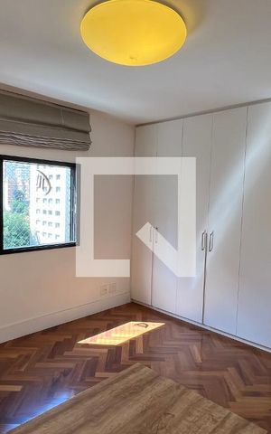 Apartamento à venda com 204m², 3 quartos e 1 vaga Apartamento à venda com 204m², 3 quartos e 1 vagaSuite 2