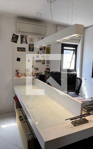 Apartamento à venda com 204m², 3 quartos e 1 vaga Apartamento à venda com 204m², 3 quartos e 1 vagaEscritório