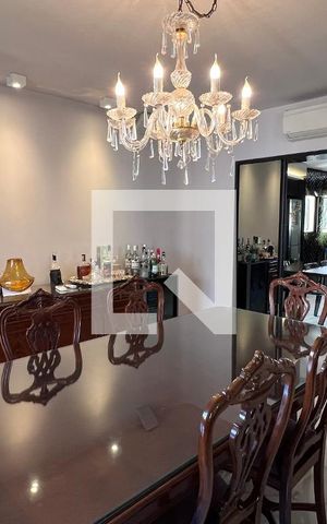 Apartamento à venda com 204m², 3 quartos e 1 vaga Apartamento à venda com 204m², 3 quartos e 1 vagaSala de Jantar