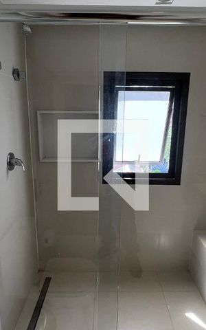 Apartamento à venda com 204m², 3 quartos e 1 vaga Apartamento à venda com 204m², 3 quartos e 1 vagaBanheiro da Suíte 2