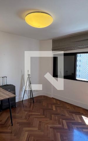 Apartamento à venda com 204m², 3 quartos e 1 vaga Apartamento à venda com 204m², 3 quartos e 1 vagaSuite 2