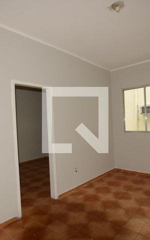 Casa à venda com 40m², 1 quarto e sem vagaSala