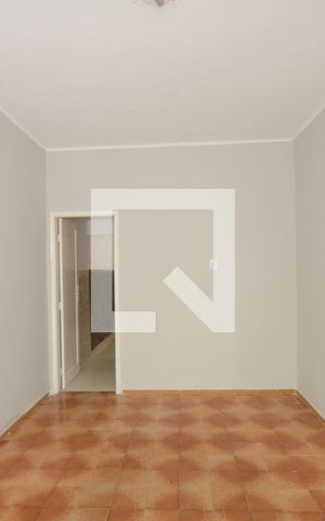 Casa à venda com 40m², 1 quarto e sem vagaSala