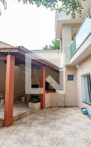 Casa à venda com 303m², 3 quartos e 4 vagas Casa à venda com 303m², 3 quartos e 4 vagasQuintal