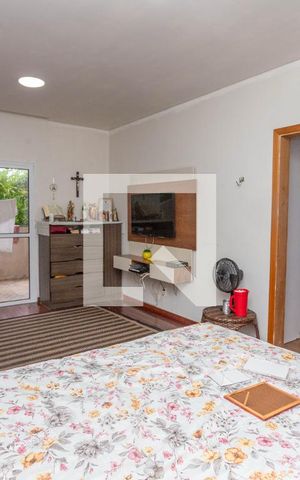 Casa à venda com 303m², 3 quartos e 4 vagas Casa à venda com 303m², 3 quartos e 4 vagasQuarto 3 - suíte
