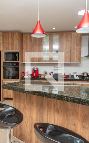 Casa à venda com 303m², 3 quartos e 4 vagas Casa à venda com 303m², 3 quartos e 4 vagasCozinha