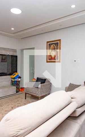 Casa à venda com 303m², 3 quartos e 4 vagas Casa à venda com 303m², 3 quartos e 4 vagasSala