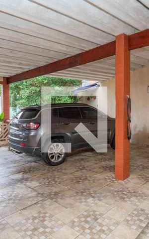 Casa à venda com 303m², 3 quartos e 4 vagas Casa à venda com 303m², 3 quartos e 4 vagasGaragem