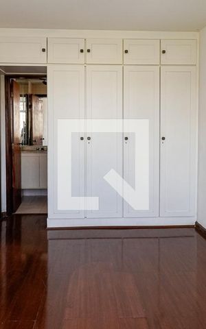 Apartamento à venda com 304m², 4 quartos e 2 vagas Apartamento à venda com 304m², 4 quartos e 2 vagasSuite