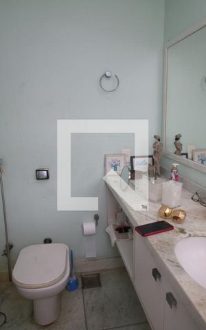 Apartamento à venda com 140m², 5 quartos e 2 vagasBanheiro da Suíte 1