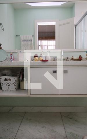 Apartamento à venda com 140m², 5 quartos e 2 vagasBanheiro da Suíte 1