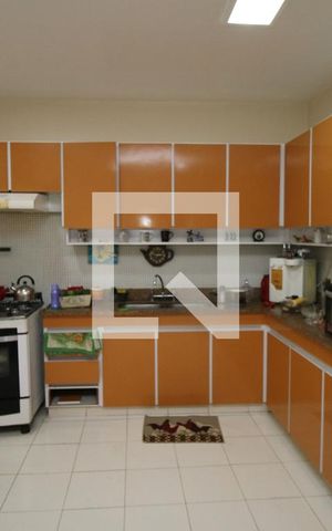 Apartamento à venda com 140m², 5 quartos e 2 vagasCozinha