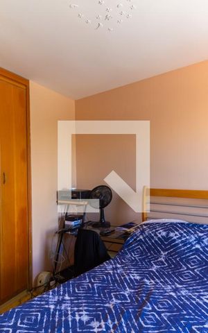 Casa de condomínio à venda com 160m², 4 quartos e 2 vagas Casa de condomínio à venda com 160m², 4 quartos e 2 vagasSuíte