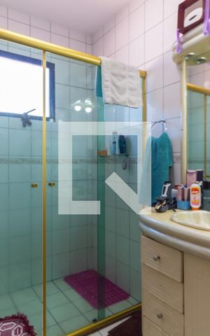 Casa de condomínio à venda com 160m², 4 quartos e 2 vagas Casa de condomínio à venda com 160m², 4 quartos e 2 vagasSuíte Banheiro